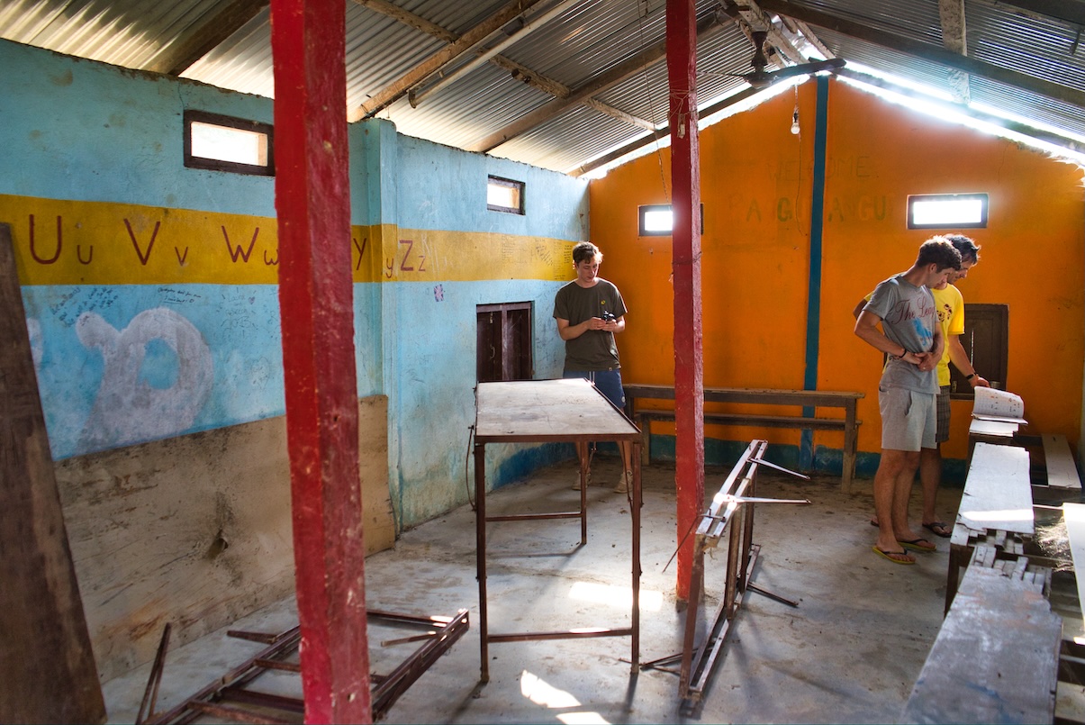 Die
                 Library innen vor der Renovierung